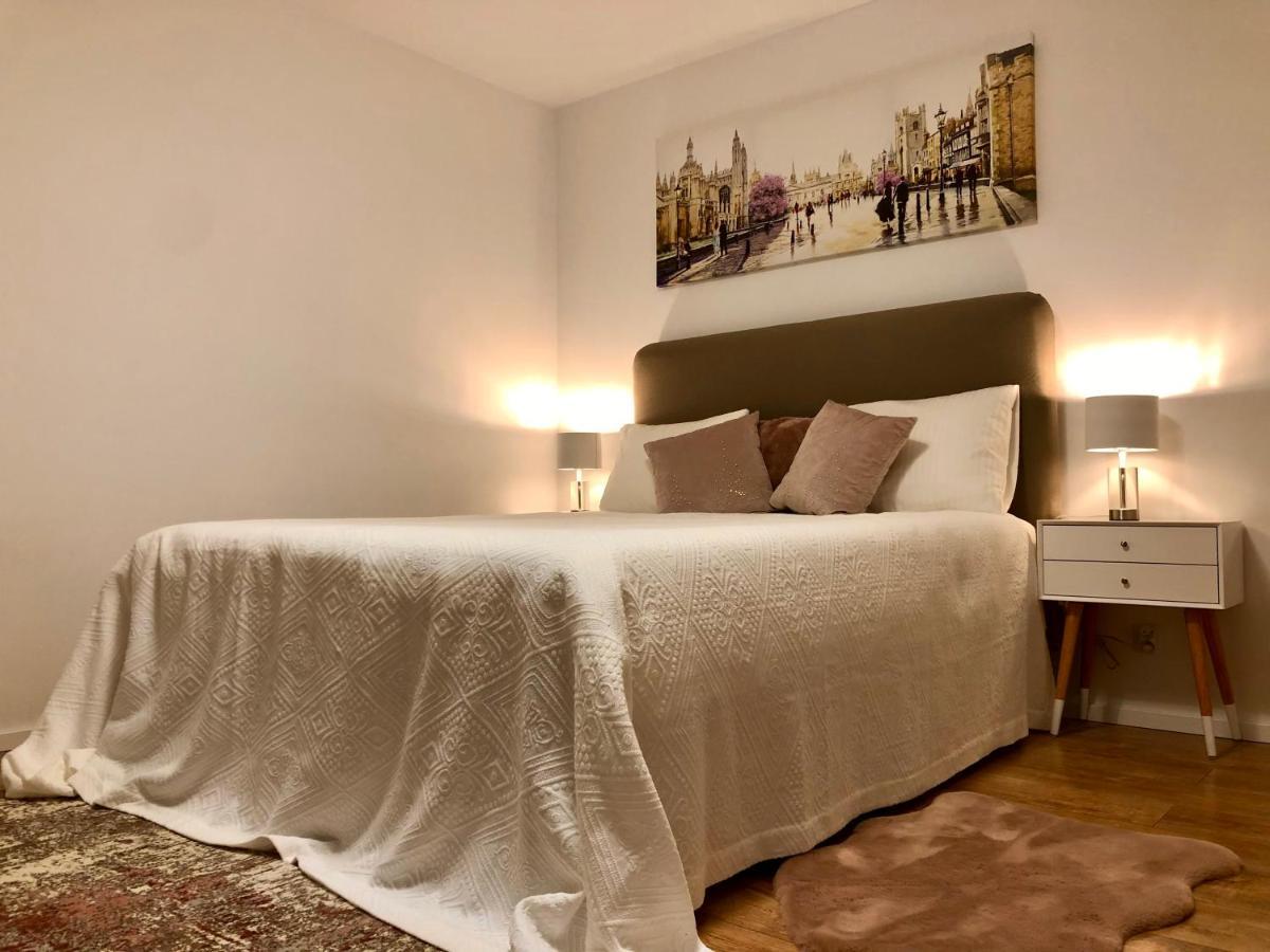 Old Town Romantic Apartment. Breslau-Wroclaw. Buitenkant foto