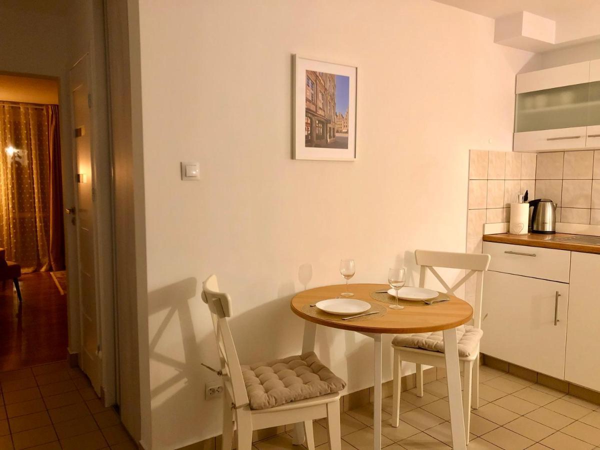 Old Town Romantic Apartment. Breslau-Wroclaw. Buitenkant foto